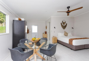 Studio Varia, Rarotonga